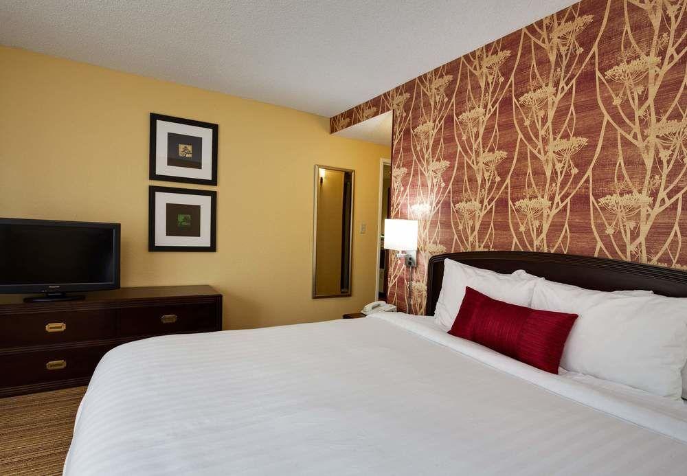 Courtyard Brandon 3* Heartland