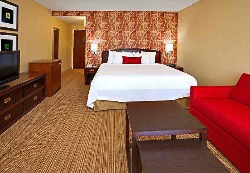 Courtyard Brandon Hotel 3*