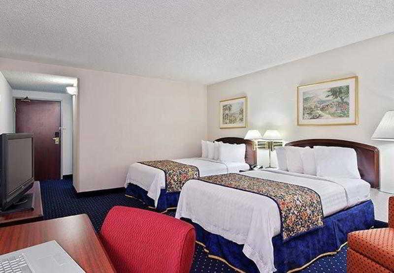 Courtyard Brandon Hotel Heartland